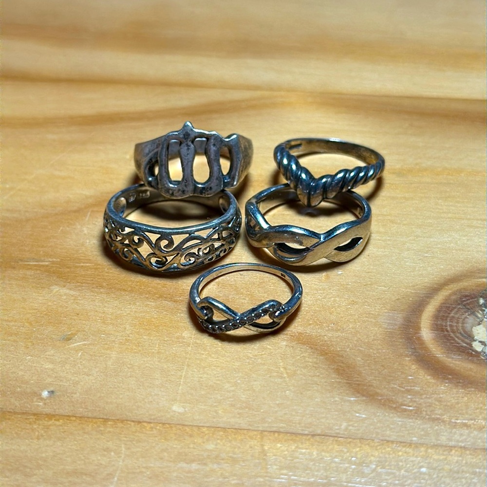 5 925. Silver rings bundle